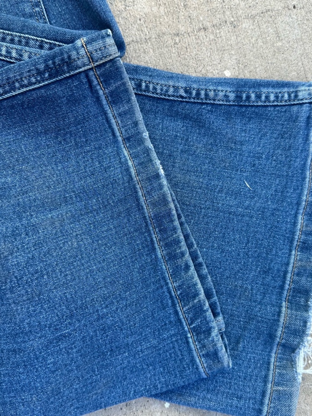 GAP *70s FLARE High Rise Jeans| Medium Indigo ~ size 31 or 12R - Picture 3 of 6